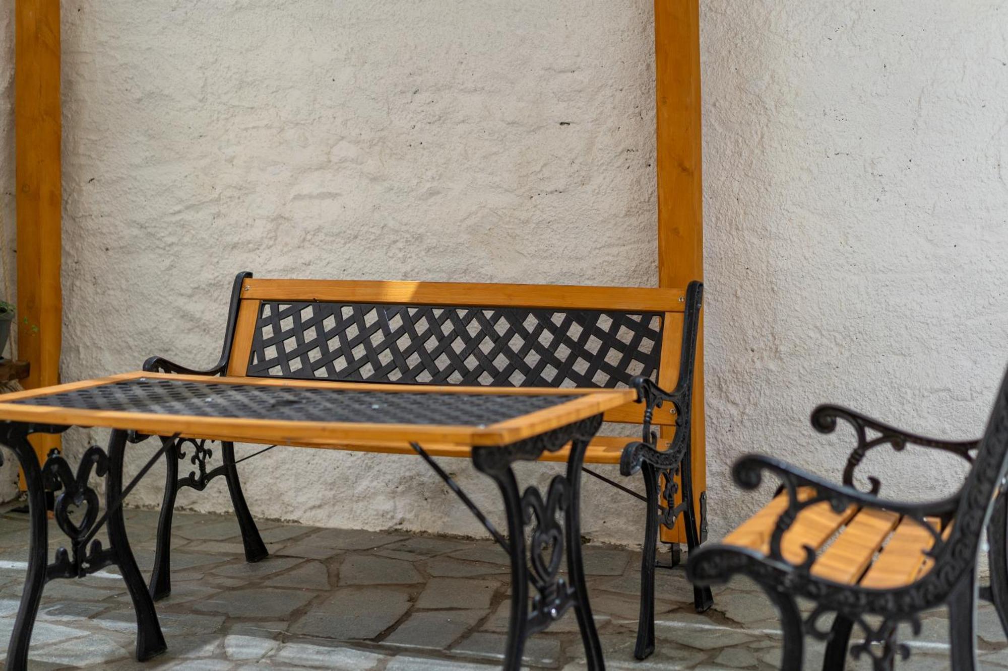 Spacious Home With Yard, Mytilene Lesvos المظهر الخارجي الصورة