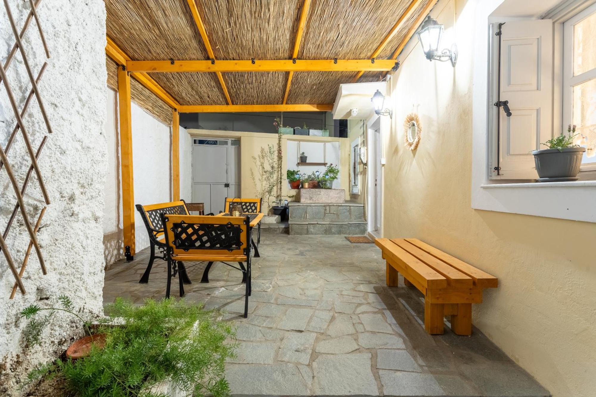 Spacious Home With Yard, Mytilene Lesvos المظهر الخارجي الصورة