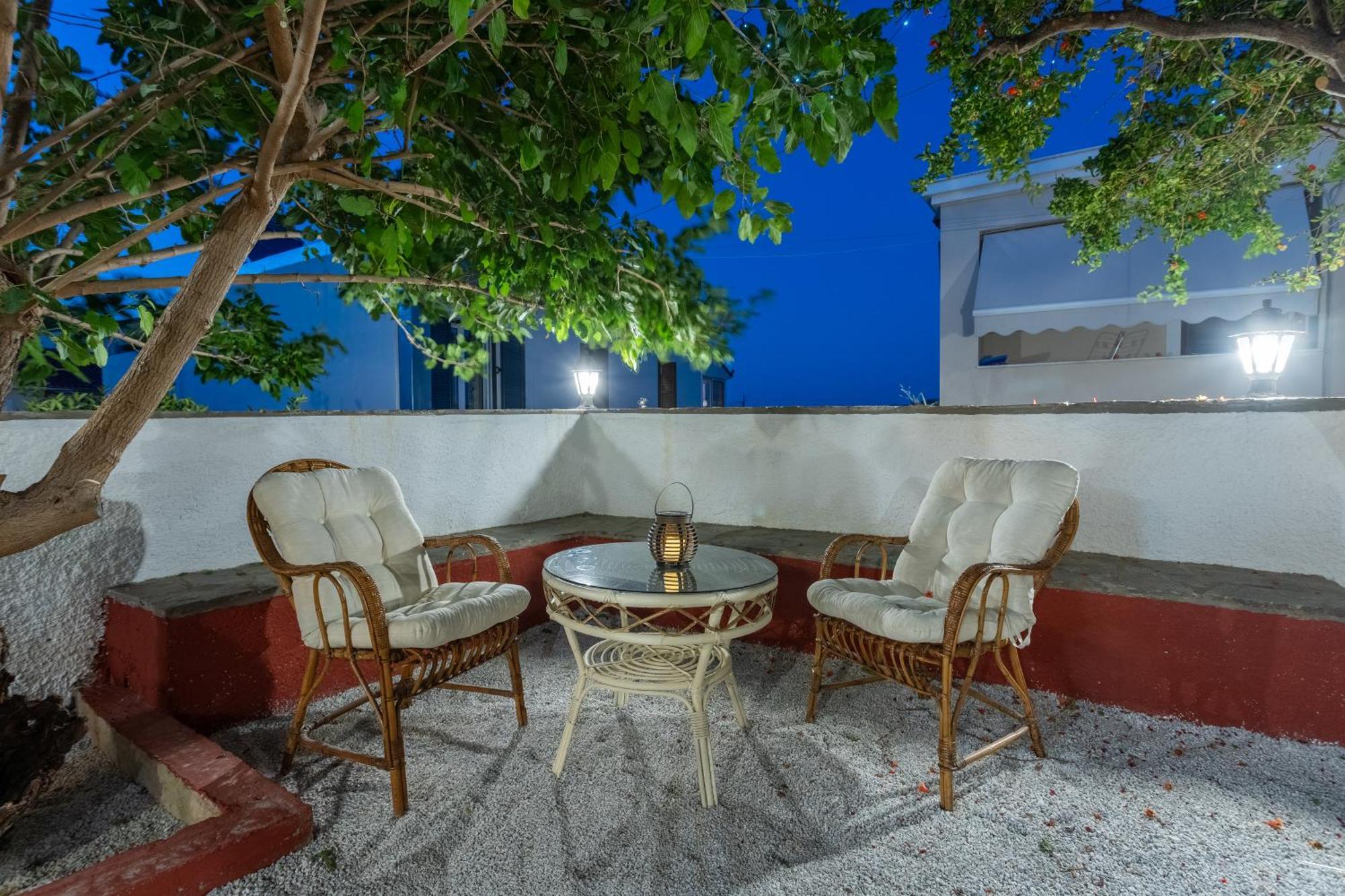 Spacious Home With Yard, Mytilene Lesvos المظهر الخارجي الصورة