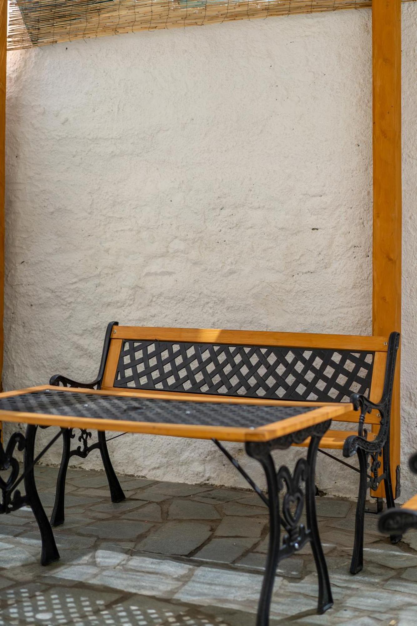 Spacious Home With Yard, Mytilene Lesvos المظهر الخارجي الصورة