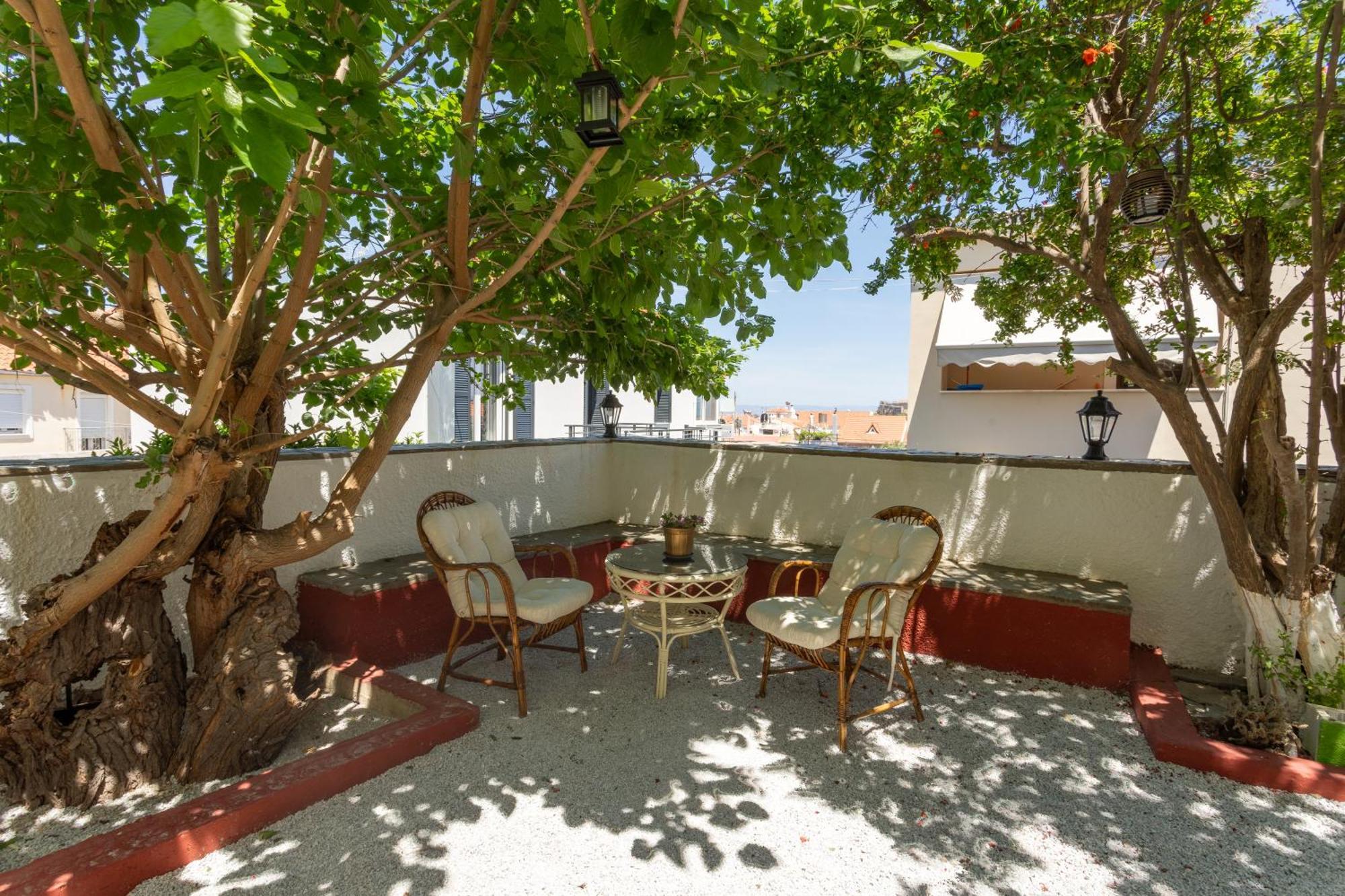 Spacious Home With Yard, Mytilene Lesvos المظهر الخارجي الصورة