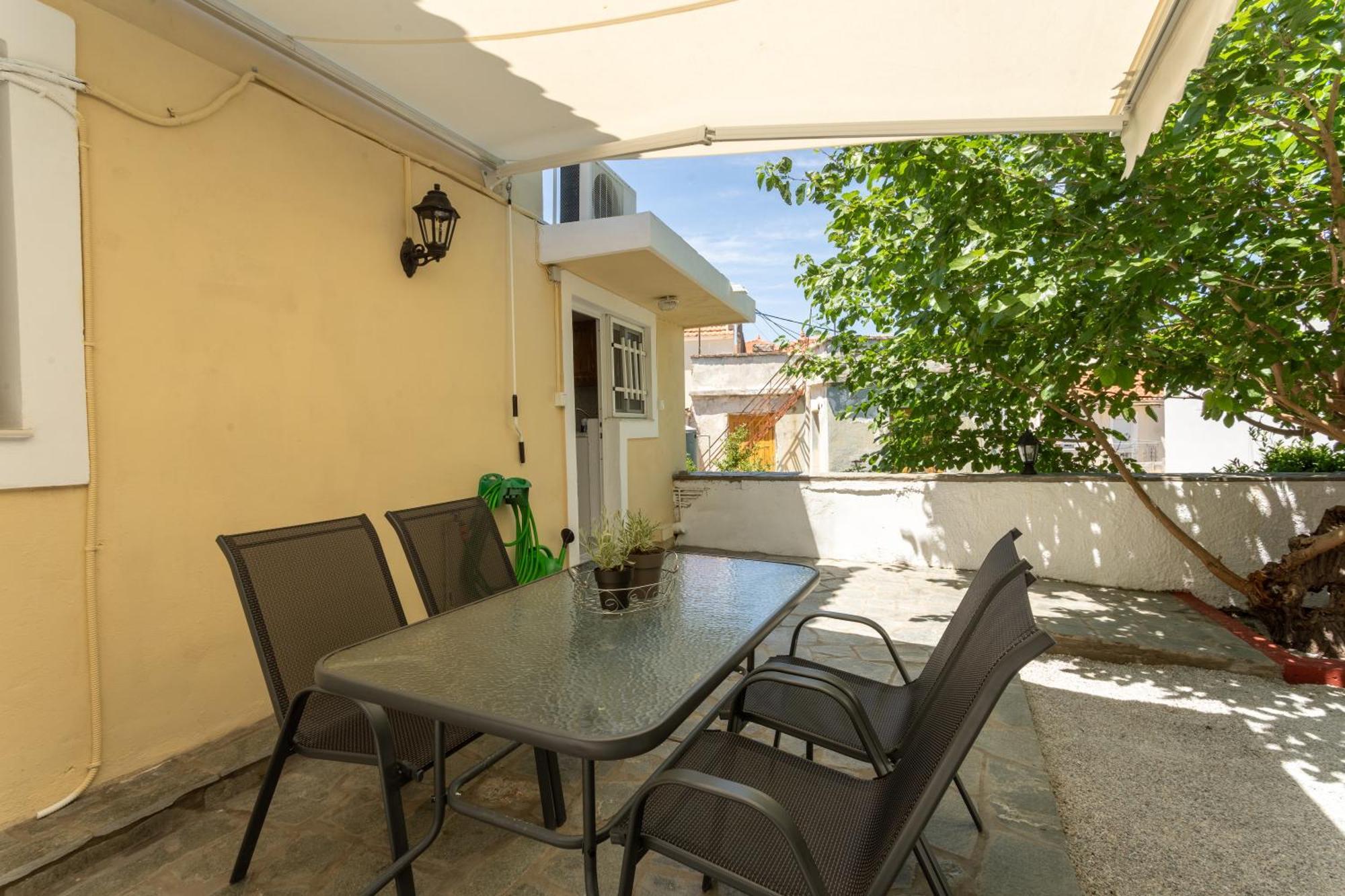 Spacious Home With Yard, Mytilene Lesvos المظهر الخارجي الصورة