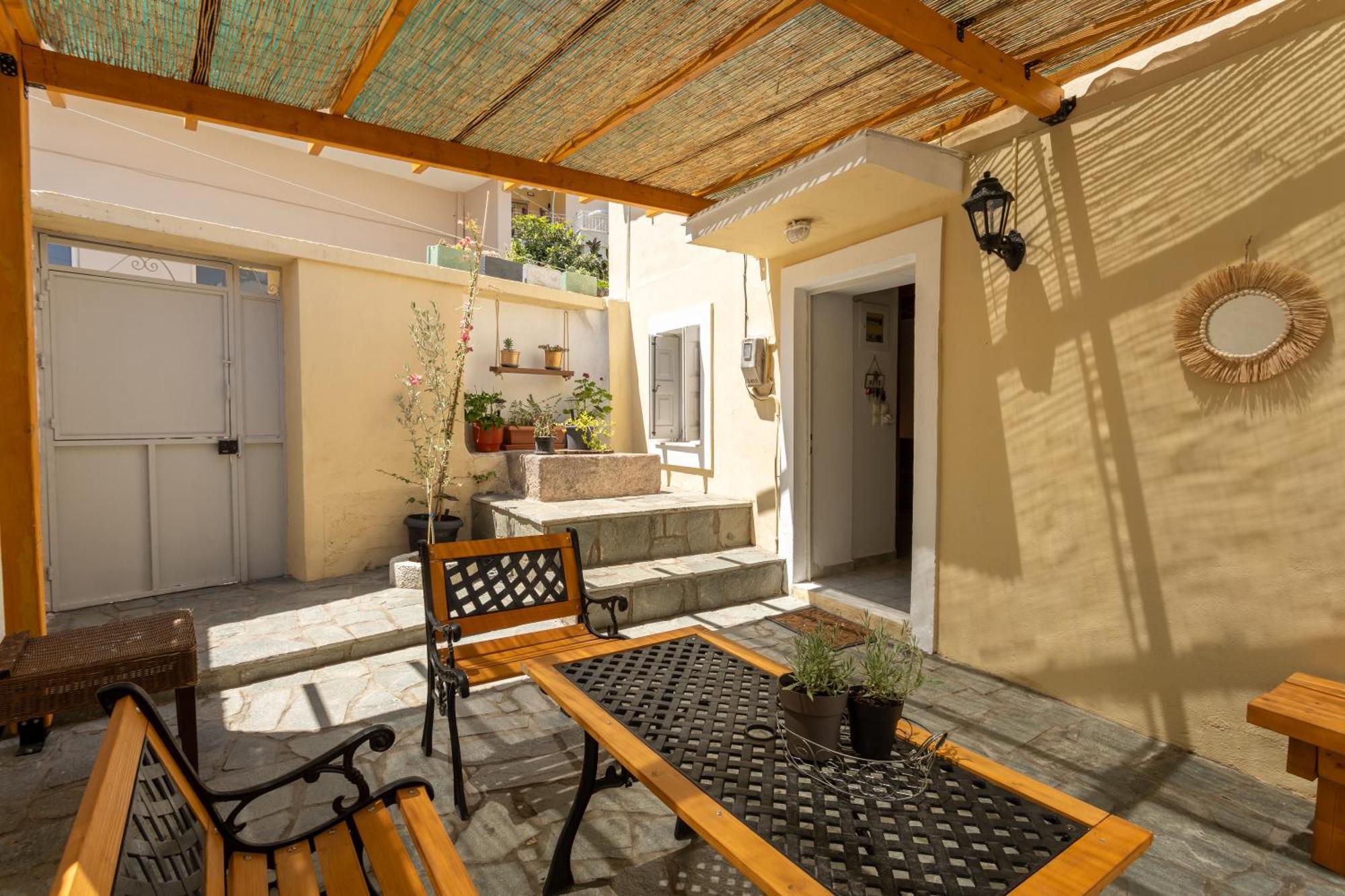 Spacious Home With Yard, Mytilene Lesvos المظهر الخارجي الصورة