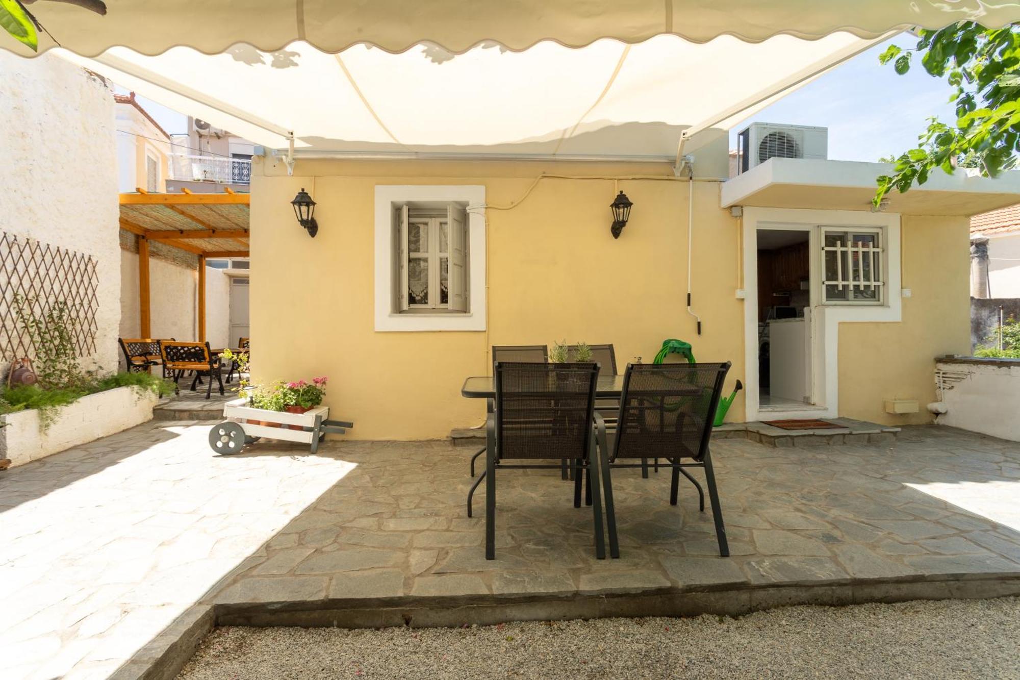 Spacious Home With Yard, Mytilene Lesvos المظهر الخارجي الصورة