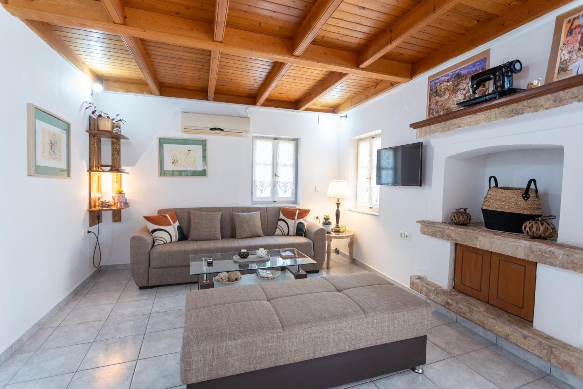 Spacious Home With Yard, Mytilene Lesvos المظهر الخارجي الصورة