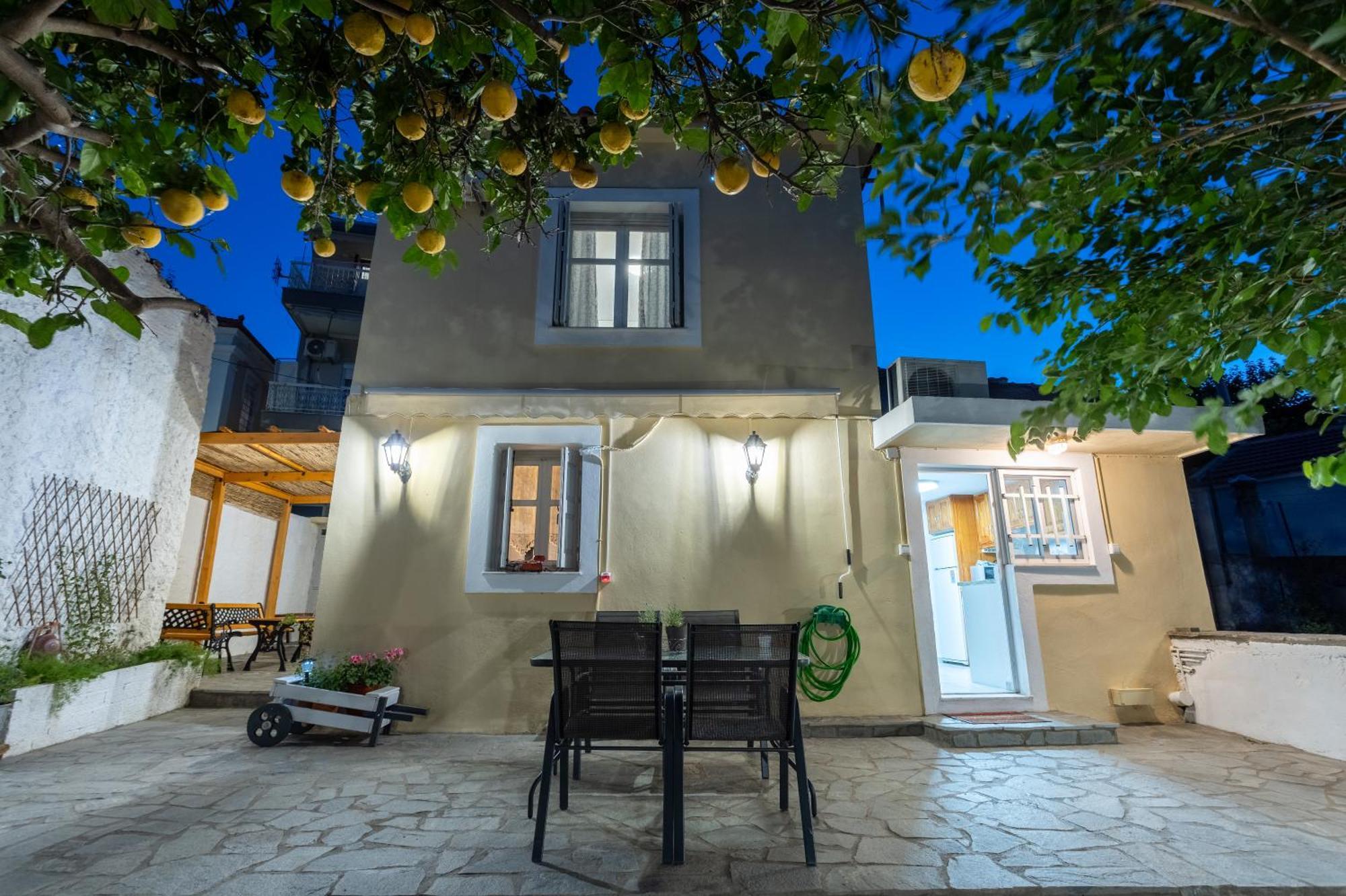 Spacious Home With Yard, Mytilene Lesvos المظهر الخارجي الصورة