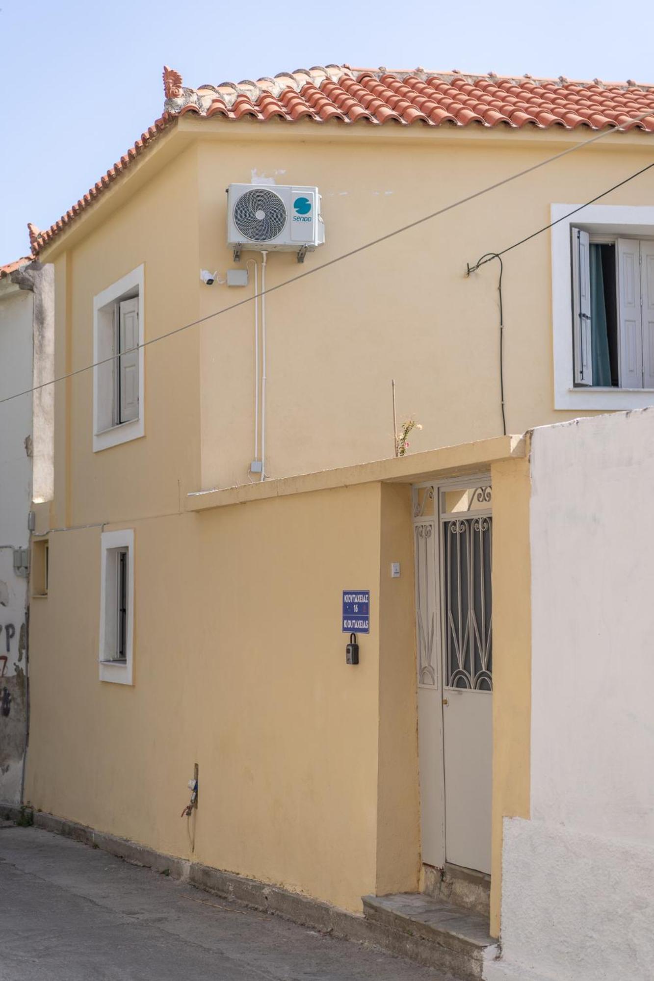 Spacious Home With Yard, Mytilene Lesvos المظهر الخارجي الصورة